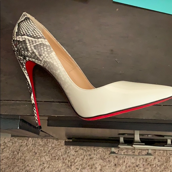 Christian Louboutin Shoes - Christian Louboutin pump
